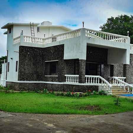 Whispering Woods Villa And Eco Farms Lonavala Eksteriør billede